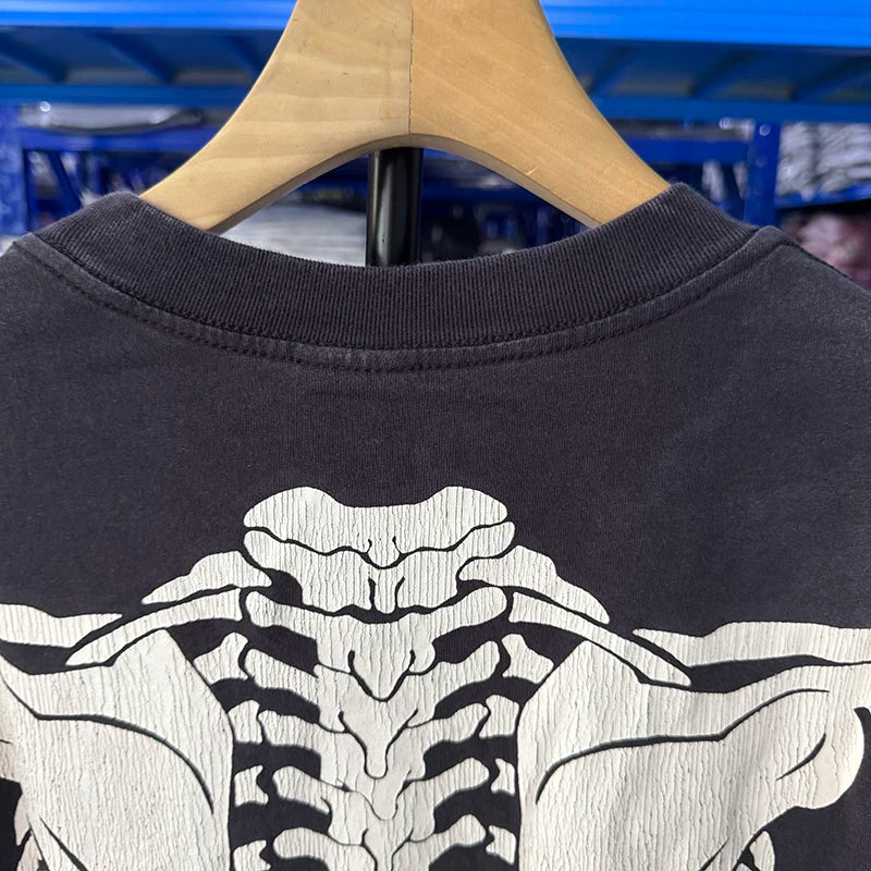 2025 Saint Round Neck Loose Skeleton Graphic Print Vintage T Shirt Fashion Summer High Quality Short Sleeve Men