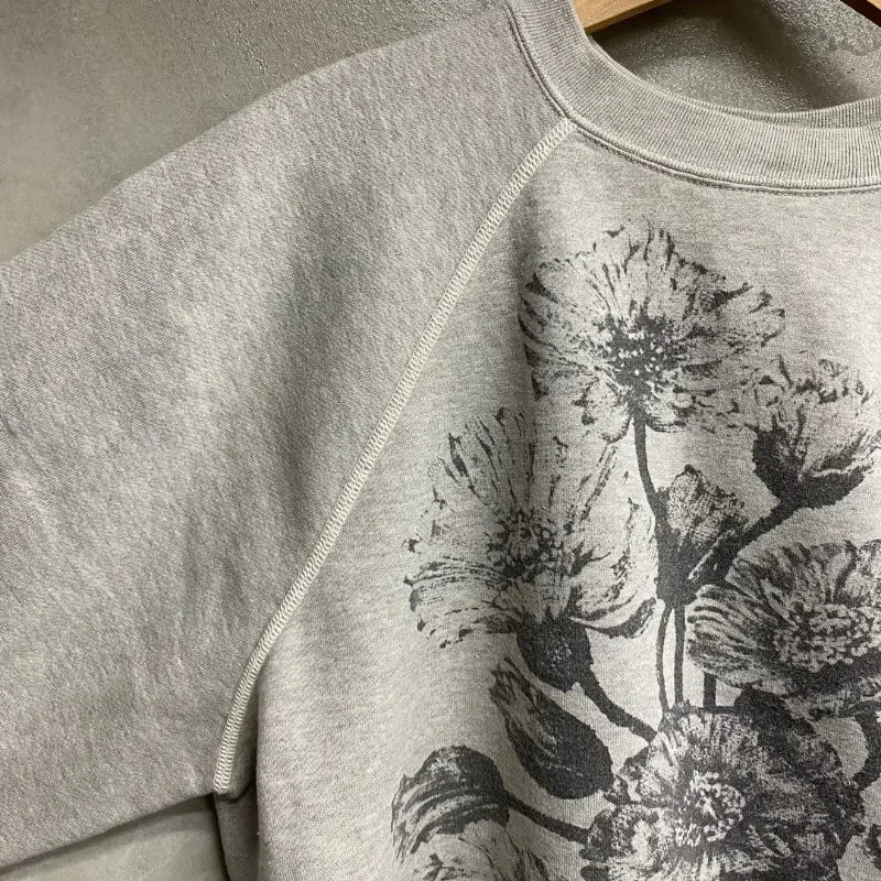 Retro Grey Saint Round Neck Flower Pattern Sweatshirt Fashion Washed Hole Streetwear Men
